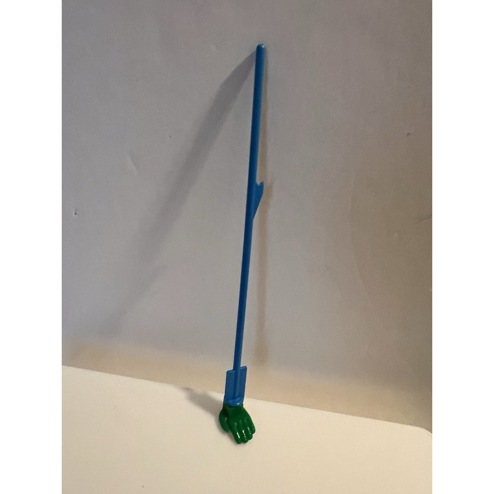 MILTON BRADLEY MOUSE TRAP Green Hand on Blue Stick Replacement Pieces 1994